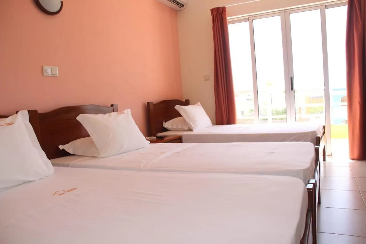 Restaurante Residencial Nova Cidade Porto Novo  Cape Verde